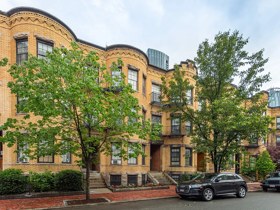 179 Saint Botolph St #10