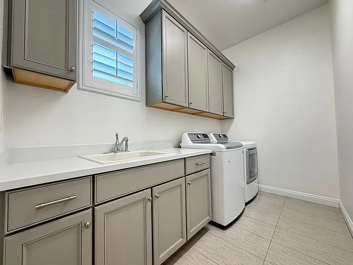 273 Lindura Ct — Photo 12