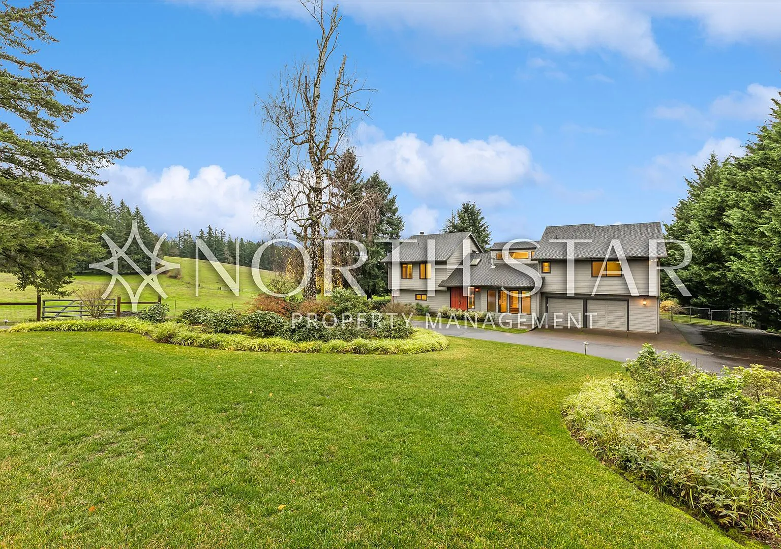 Escape to the Country, Spacious Contemporary in Wilsonville with a 1400sqft Shop — Photo 2