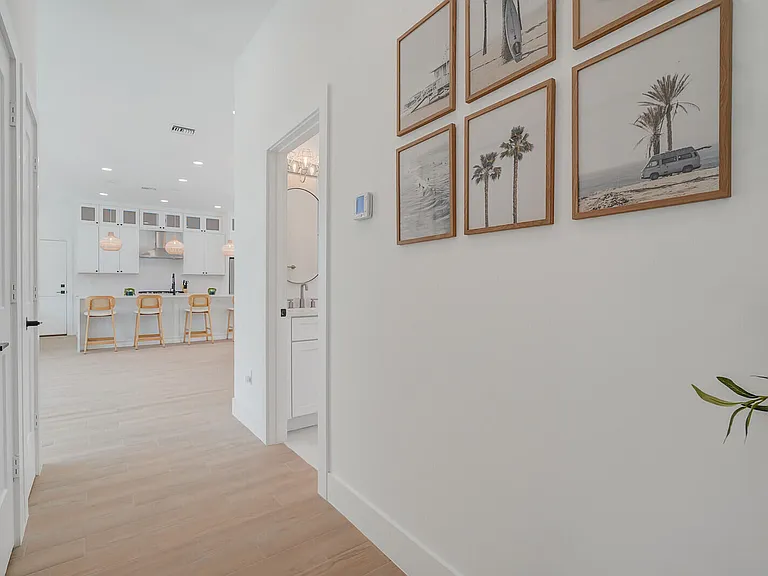 1248 N Harbor Dr — Photo 43