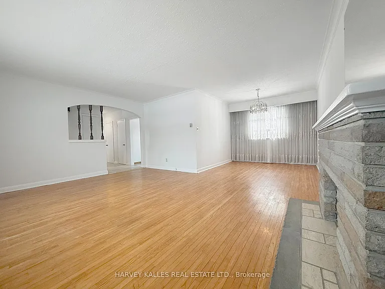 214 Dixon Rd — Photo 1