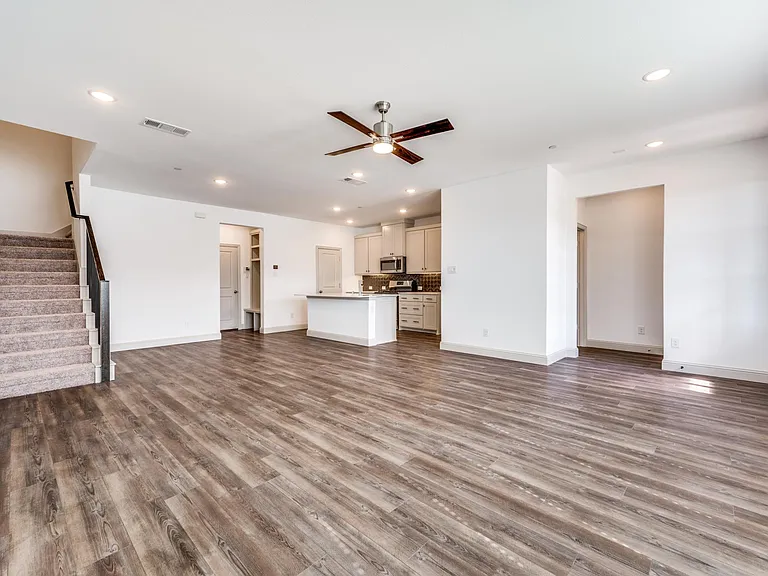 15866 Yellow Elder Rd — Photo 4