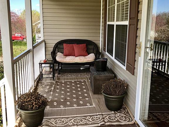 5th image of 331 Shady Hollow Cir SE