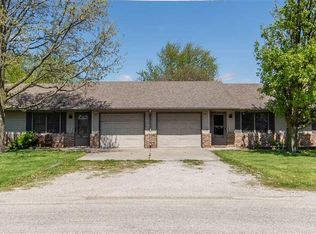 302 Ophir Ave #304, Lincoln, IL 62656