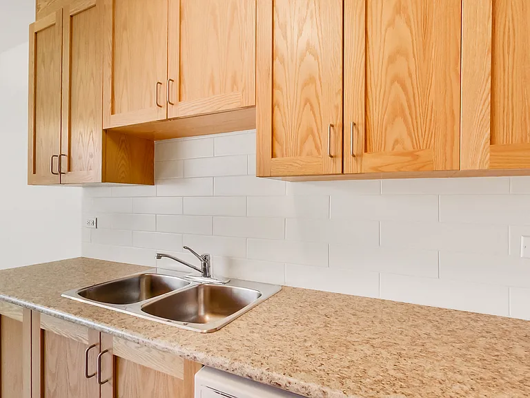 2100 Bathurst St #308 — Photo 47
