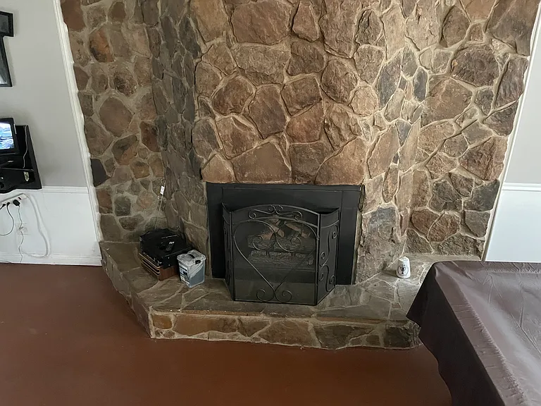 1000 Fairfield Dr — Photo 11