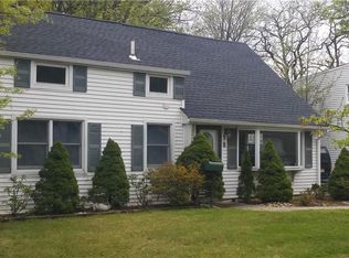 98 W Arthur Pl, Iselin, NJ 08830