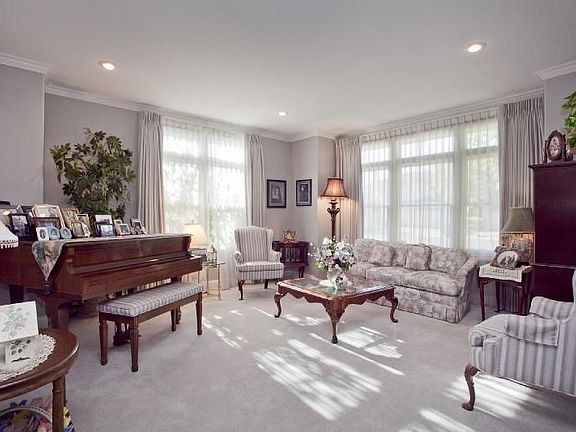 2nd image of 2145 Everglades Pl