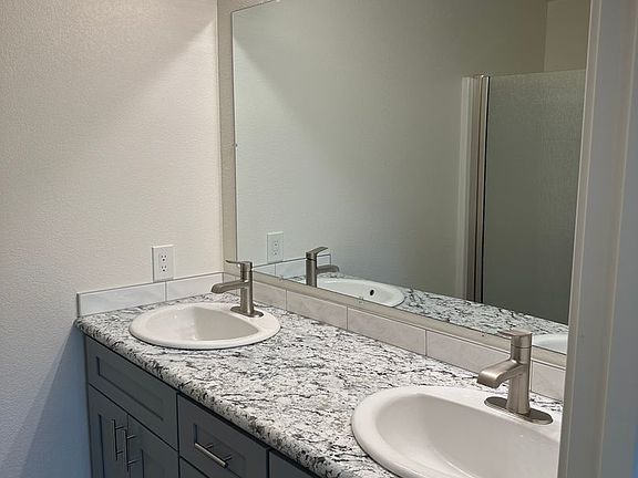 5th image of 9923 W Granger Ave