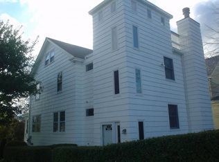 97 Roseneath Ave, Newport, RI 02840