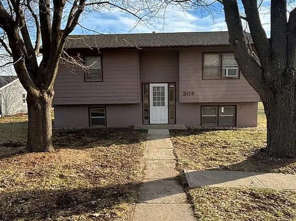 309 SE 4th St, Panora, IA 50216