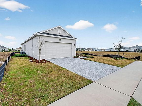 4th image of 8592 Hempstead Way