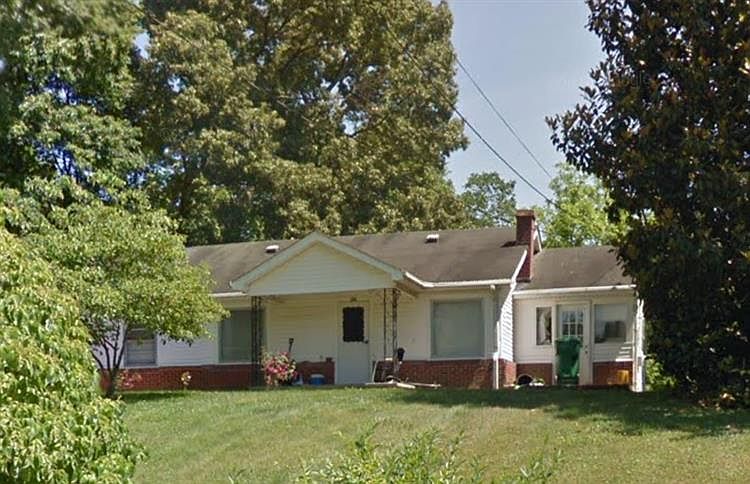 1st image of 200 Peavler Dr