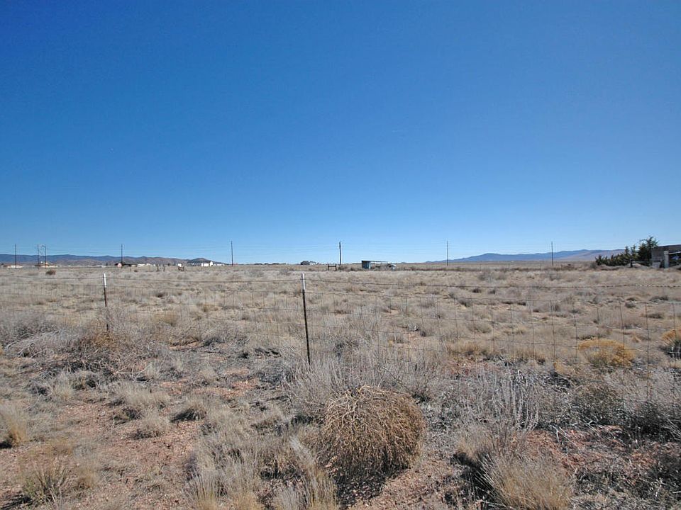 2nd image of 7355 E Bunkhouse Rd