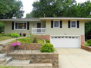 2128 NW 80th Ct, Clive, IA 50325