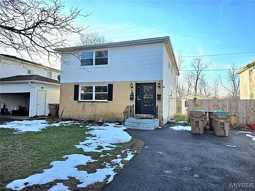 50 Strasbourg Dr #LOWER Photo 1