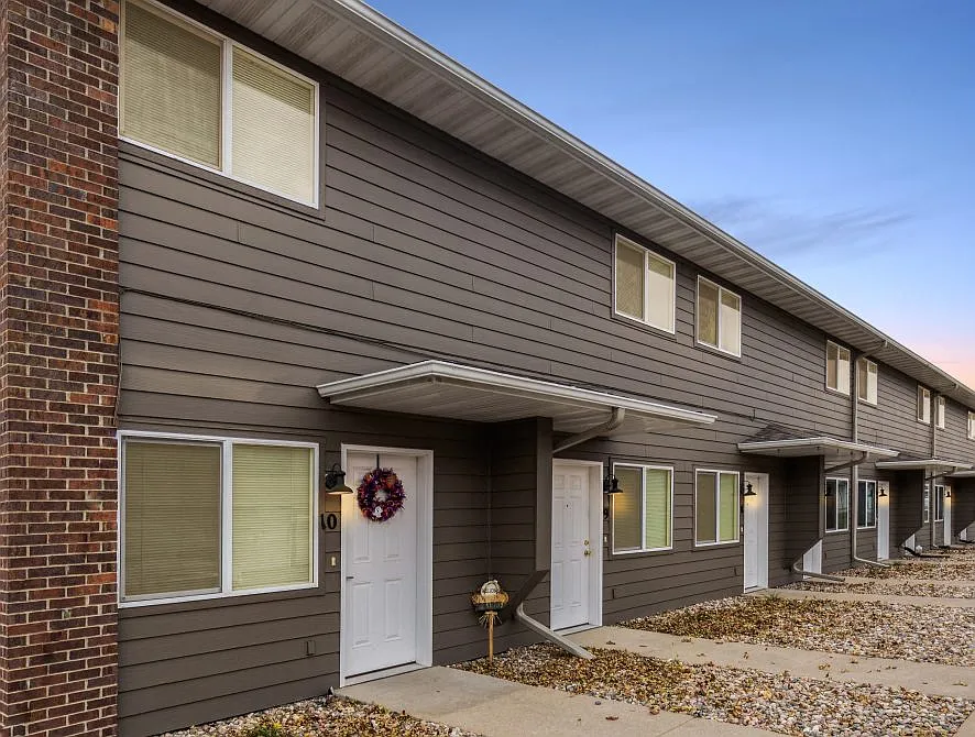 Majestic View Townhomes — Photo 2