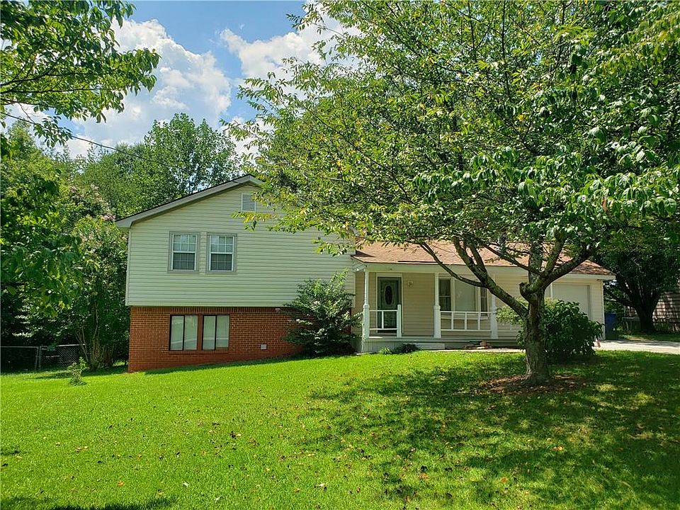 1st image of 195 Village Way