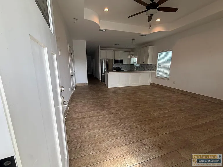 1009 Julia St — Photo 6