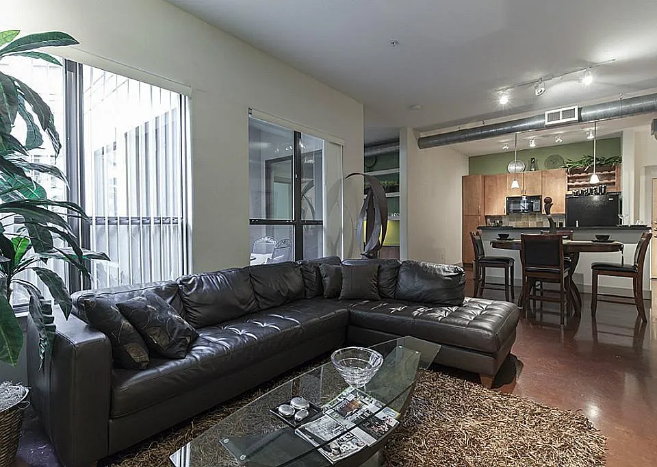 1901 Post Oak Blvd #1401