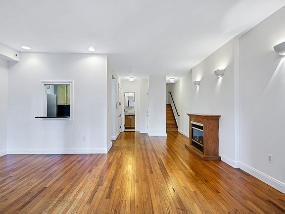 3rd image of 37 W 54th St #Phb