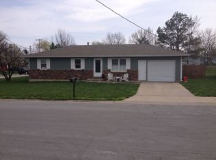 542 Felix St, Marshall, MO 65340