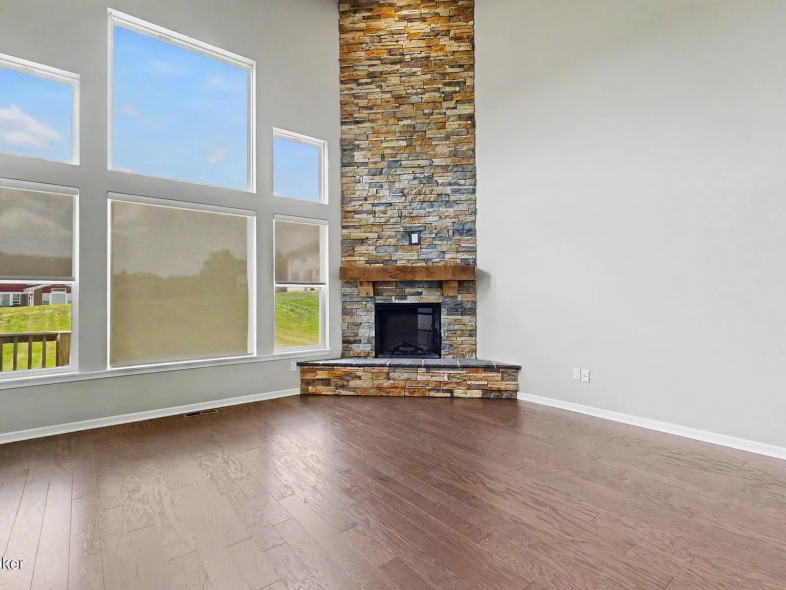 4 bed, 4.5 bath, 3526 sqft, $3,495 — Photo 4