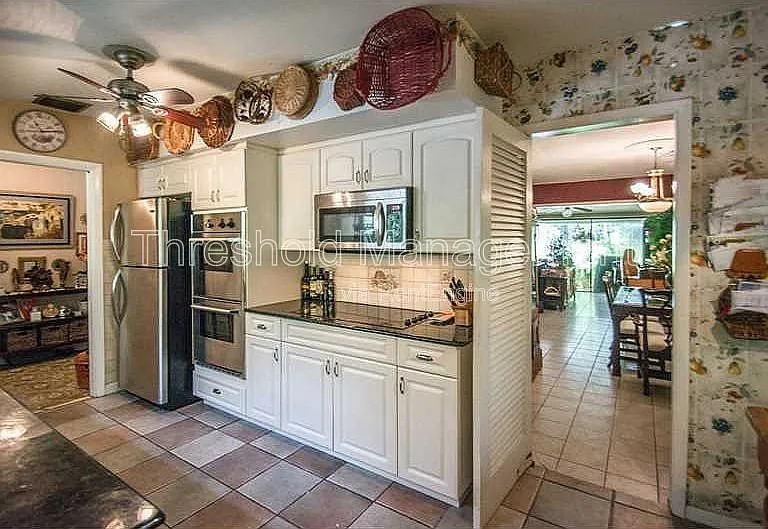 6910 SW 64th Ave — Photo 29