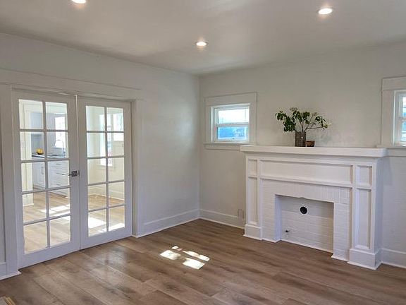 4th image of 4284 Rosewood Ave #1/2