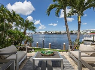 800 River Point Dr APT 212, Naples, FL 34102