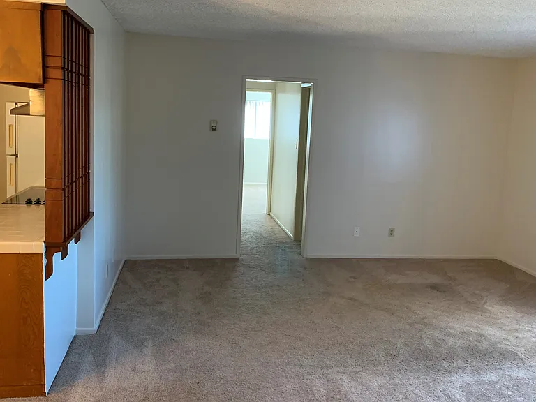 2033 E 3rd St #2D — Photo 4