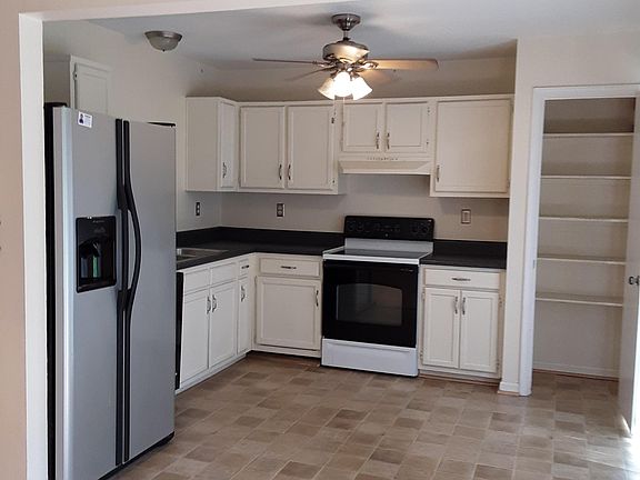 5th image of 5448 Glenville Cir