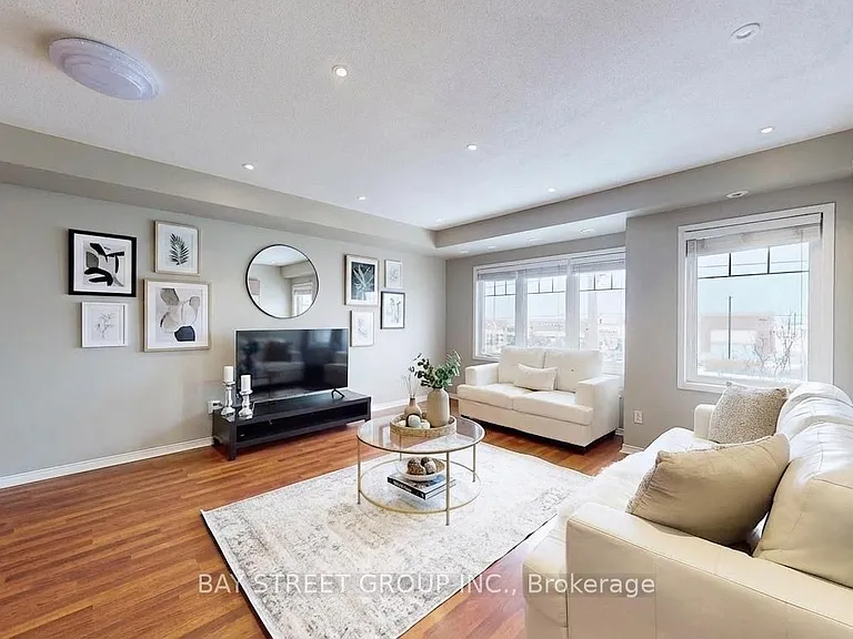 3975 Eglinton Ave W #13 — Photo 2