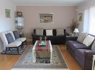 1320 Langdon Ln, Mamaroneck, NY 10543