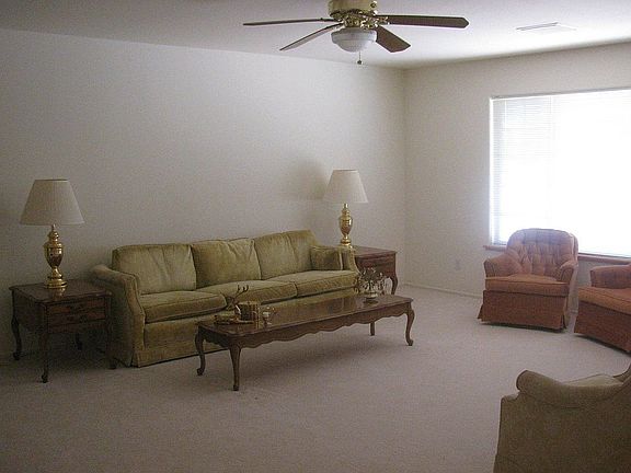 Formal Living 