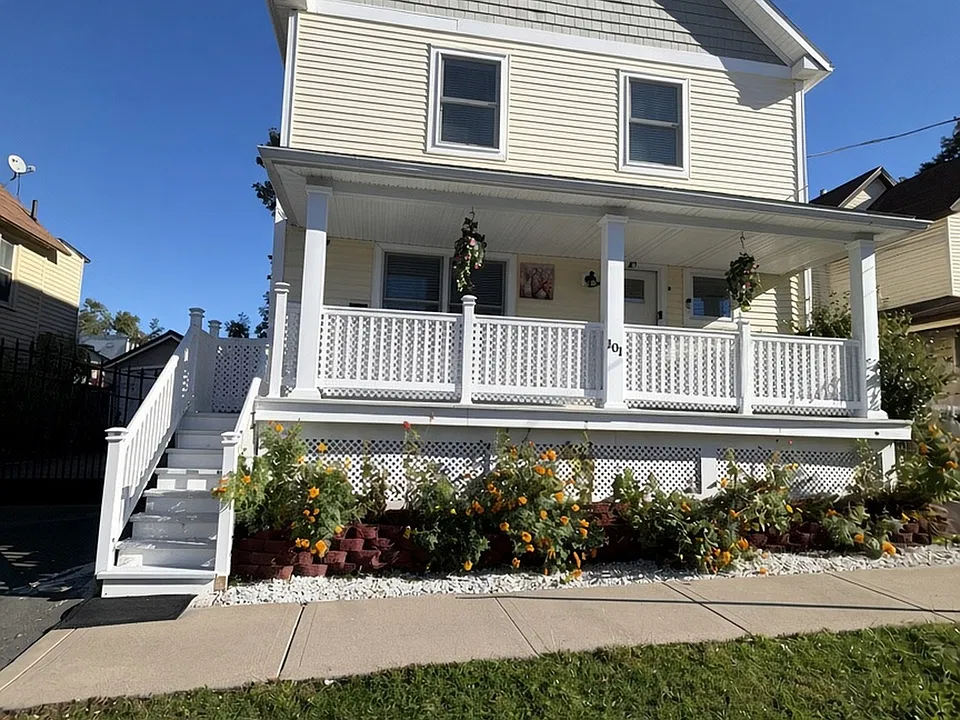 101 Prospect St #1