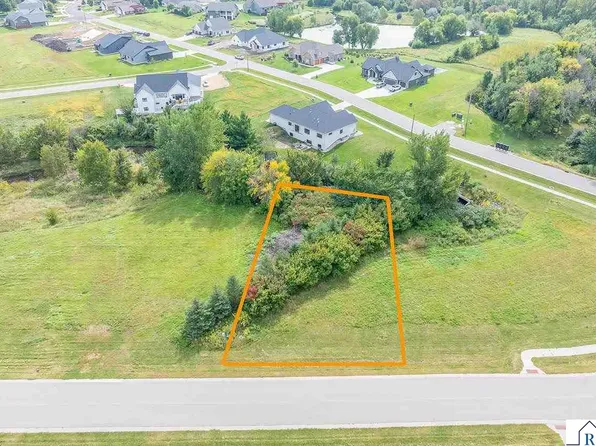 109 Pine Creek Rd, Mankato, MN 56001