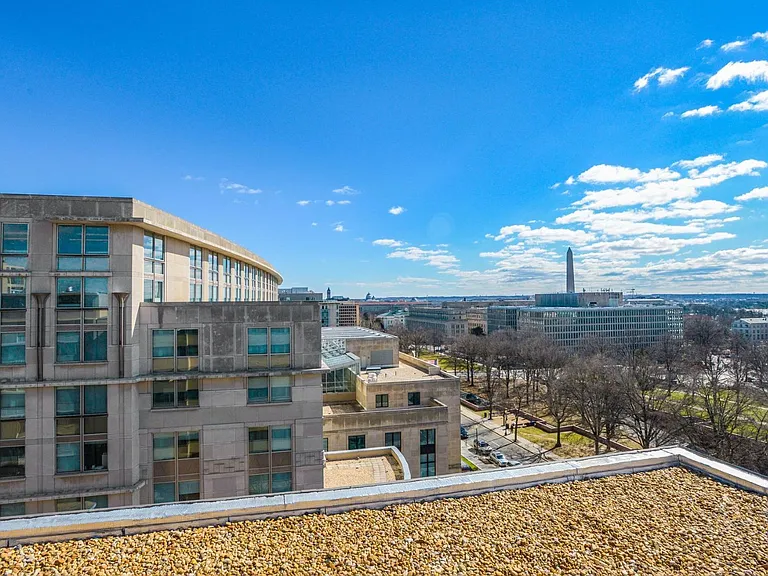 Rooftop deck with grills view