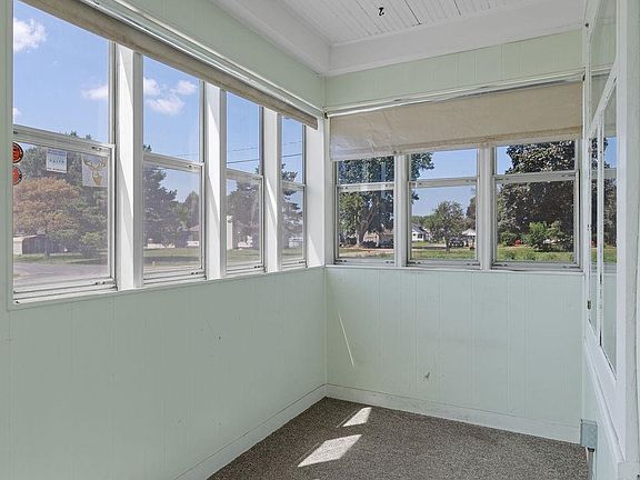 4th image of 448 Osborn Ave
