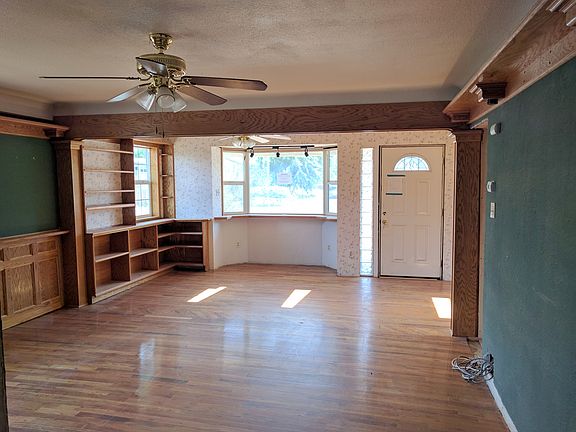 5th image of 221 Locust St