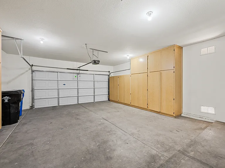 15929 W Custer Ln — Photo 33