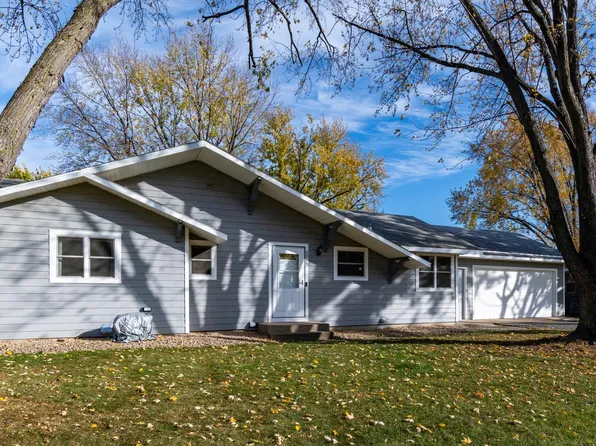 8915 Hallmark Ave S, Cottage Grove, MN 55016