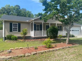 108 Wheaton Dr, Richlands, NC 28574