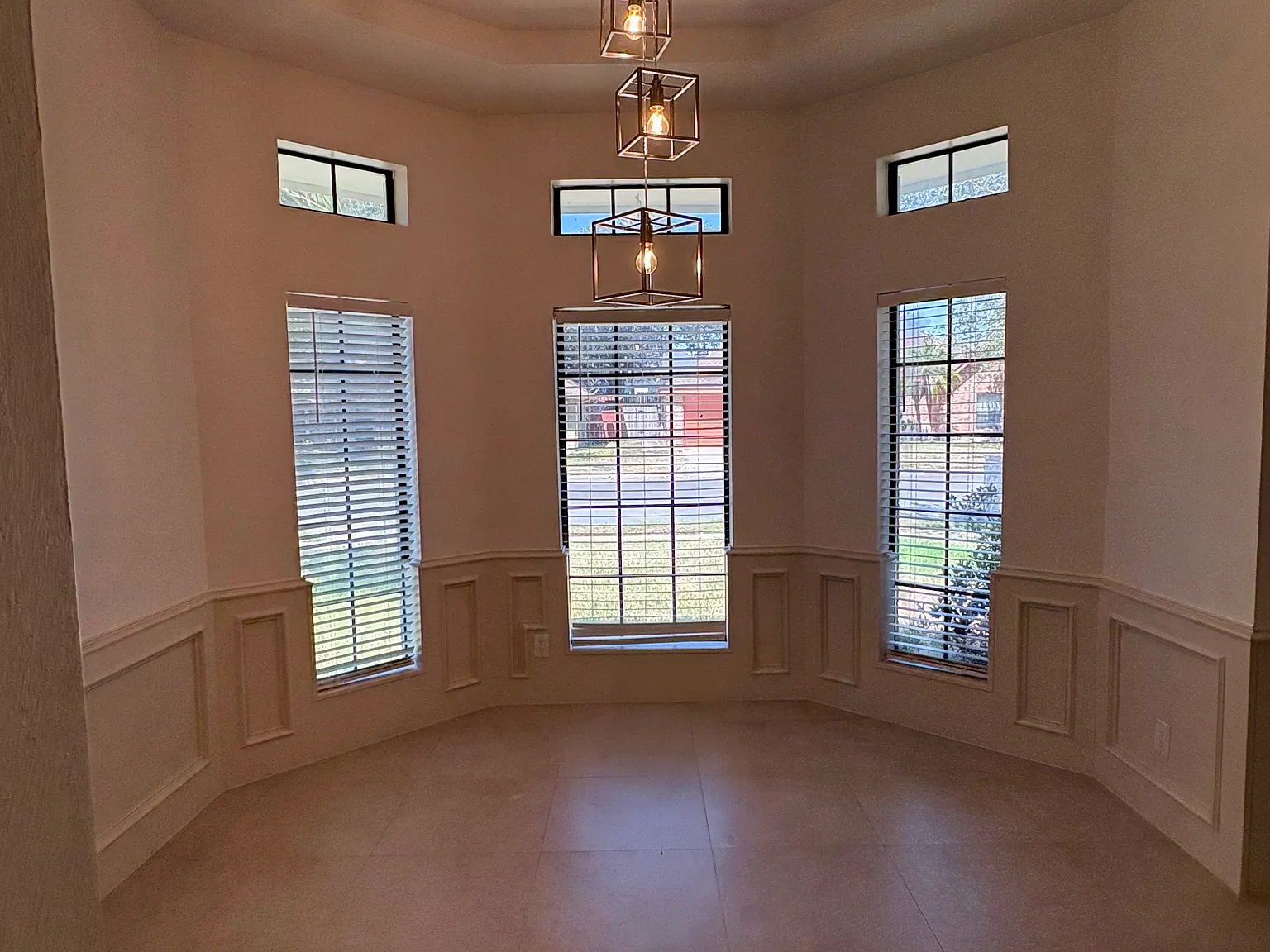 4 bed, 2443 sqft, $1,800 — Photo 2