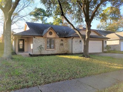 403 Enfield Dr, Highlands, TX, 77562
