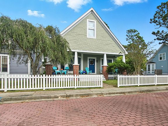 3rd image of 21 Craftsman Ln