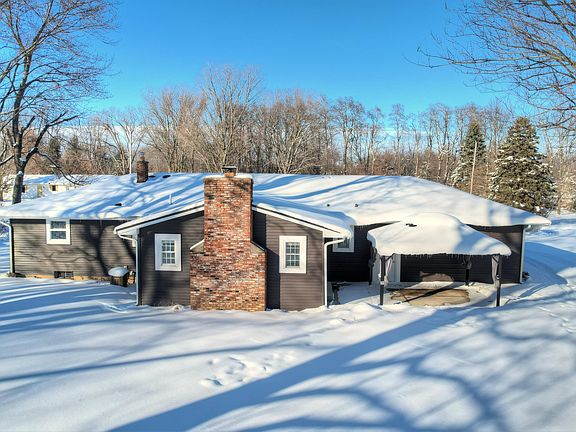 4th image of 9538 Crescent Dr