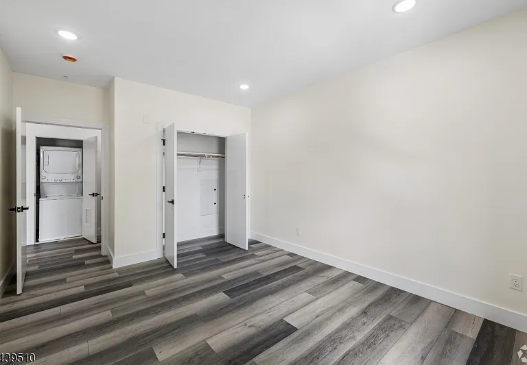 448-452 S Orange Ave #203 — Photo 3