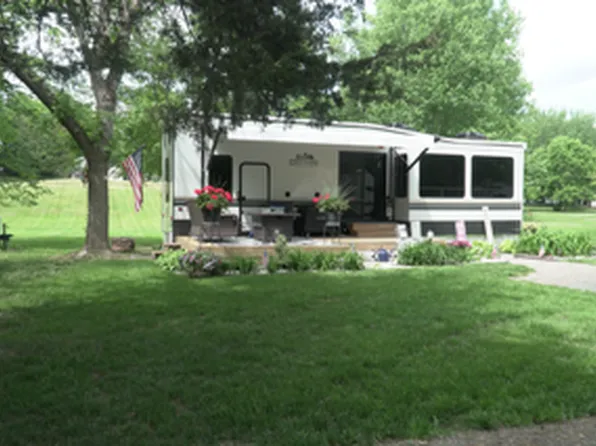 32741 N Lakes Trl, Lindstrom, MN 55045