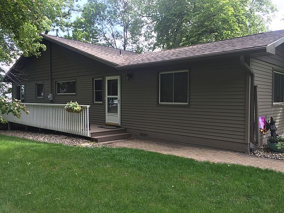 3rd image of 33604 Wildwood Dr